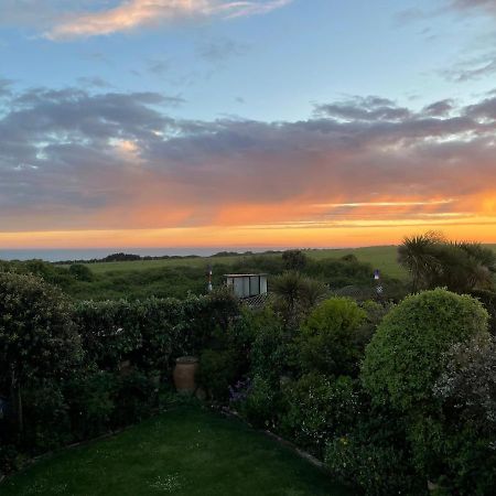 Cliff Top Garden Room Milford on Sea Bagian luar foto