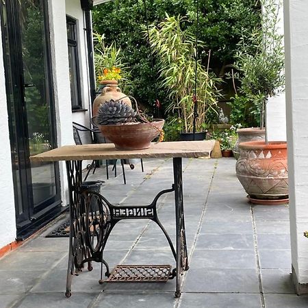 Cliff Top Garden Room Milford on Sea Bagian luar foto