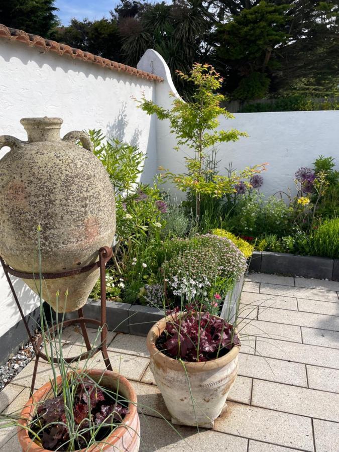 Cliff Top Garden Room Milford on Sea Bagian luar foto