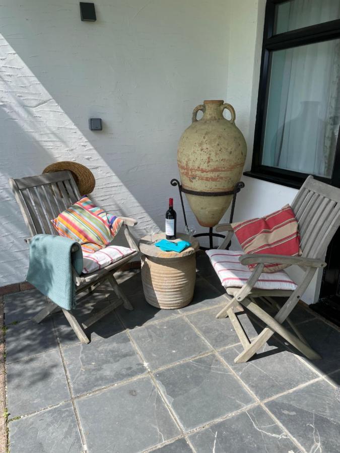 Cliff Top Garden Room Milford on Sea Bagian luar foto
