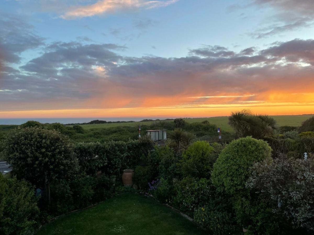 Cliff Top Garden Room Milford on Sea Bagian luar foto