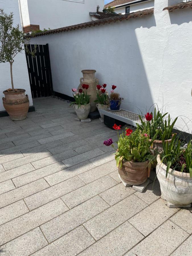 Cliff Top Garden Room Milford on Sea Bagian luar foto