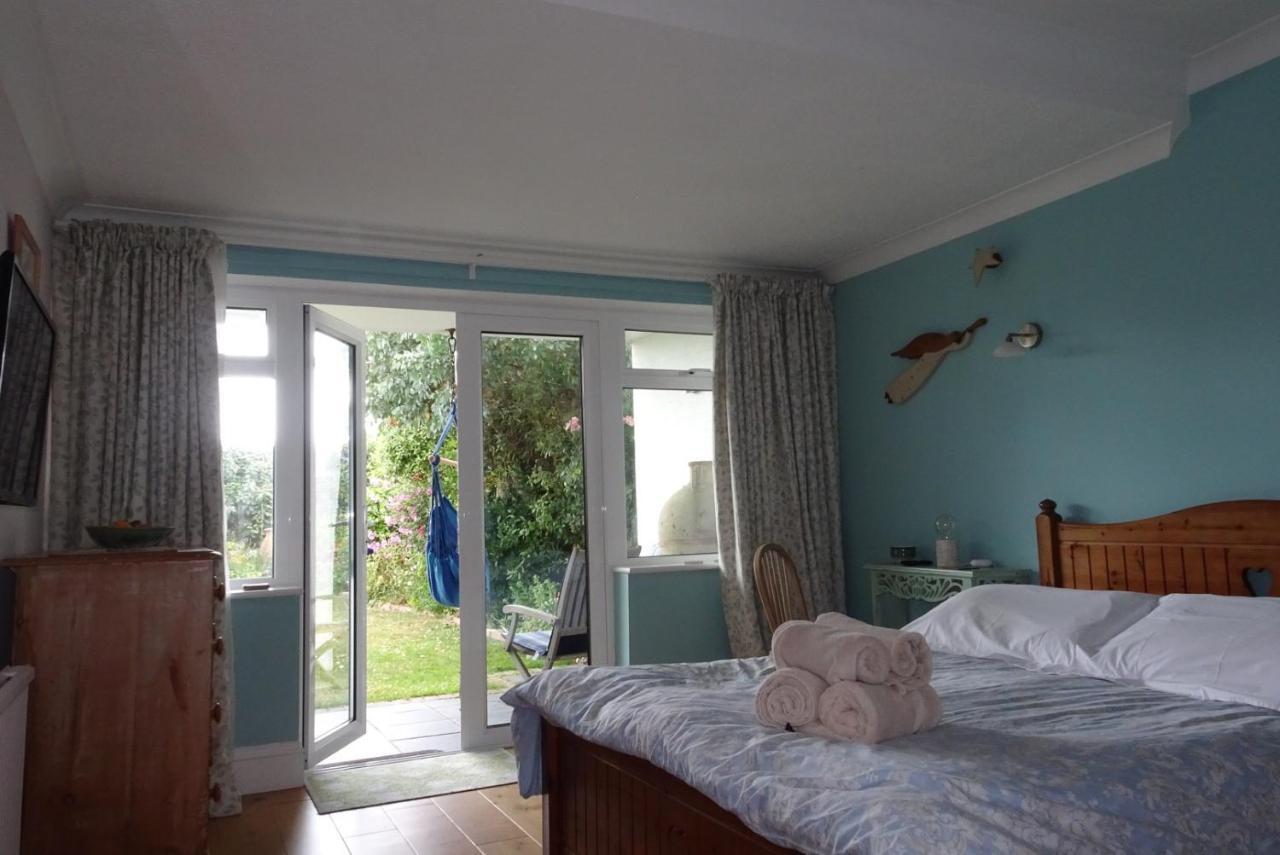 Cliff Top Garden Room Milford on Sea Bagian luar foto
